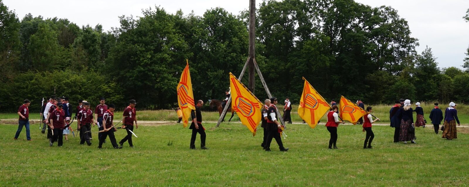 vendelzwaaien door de Gilde